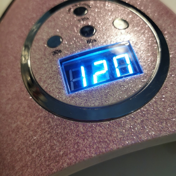 BUNDLE: 🆕 Lavender Violets UV LAMP, Sally Hansen Gel Top Coat, Revlon Gel Envy - Picture 13 of 16